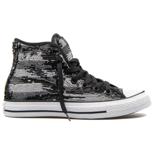 Converse Chuck Taylor High svart och silver sneaker — Stockfoto