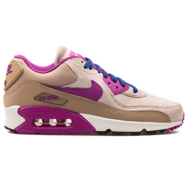 Nike air max 90 leder high pro sb beige und lila sneaker — Stockfoto