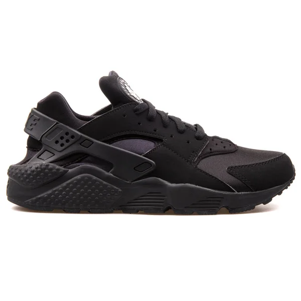 Nike air huarache schwarz sneaker — Stockfoto