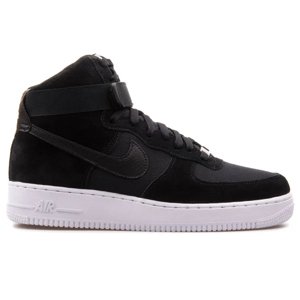Nike Air Force 1 hög 07 svart och vit sneaker — Stockfoto