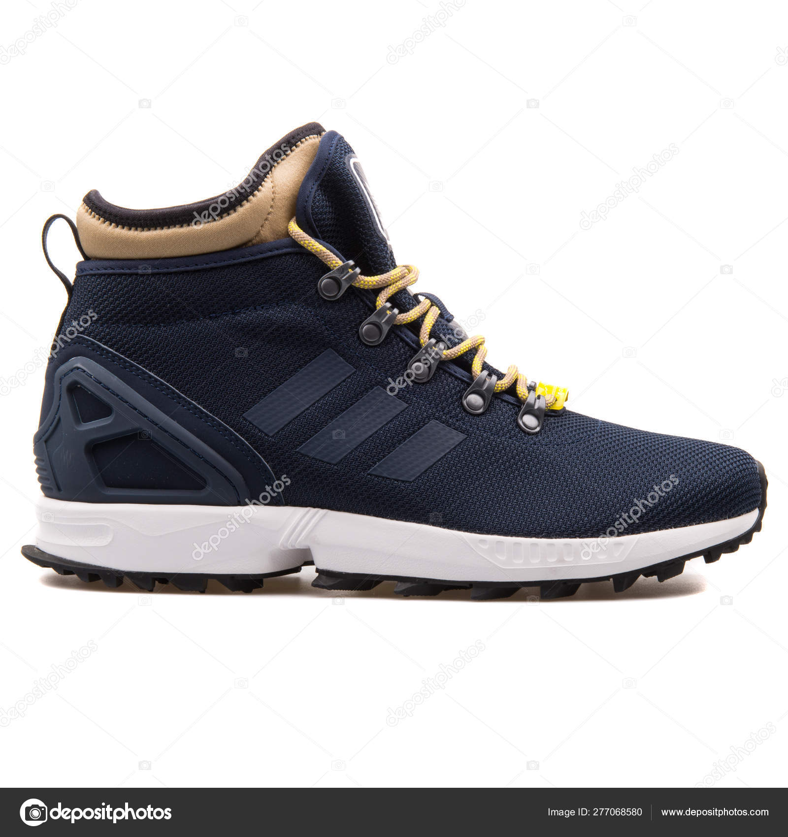 Adidas ZX Flux Winter navy blue sneaker – Stock Editorial Photo © xMarshallfilms #277068580