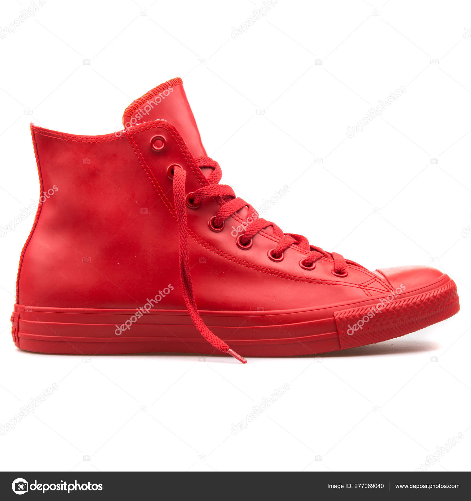 red chuck taylor converse