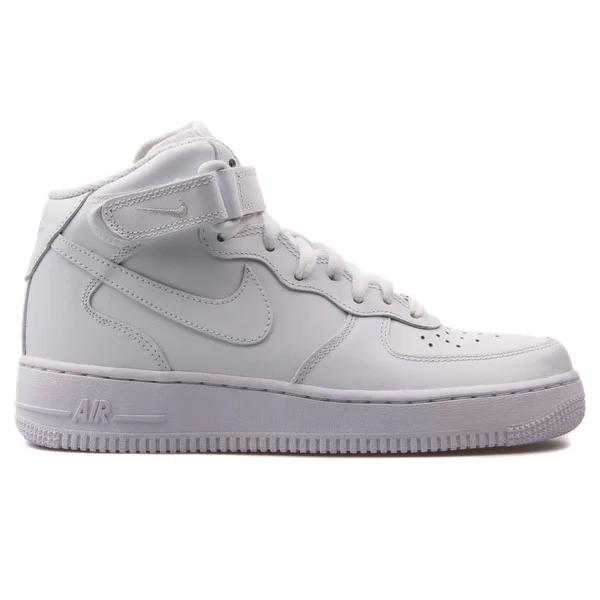 Nike Air Force 1 Mid 07 Leather white sneaker — Stock Photo, Image