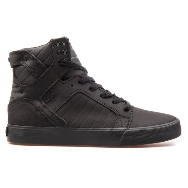 Supra SkyTop svart sneaker — Stockfoto