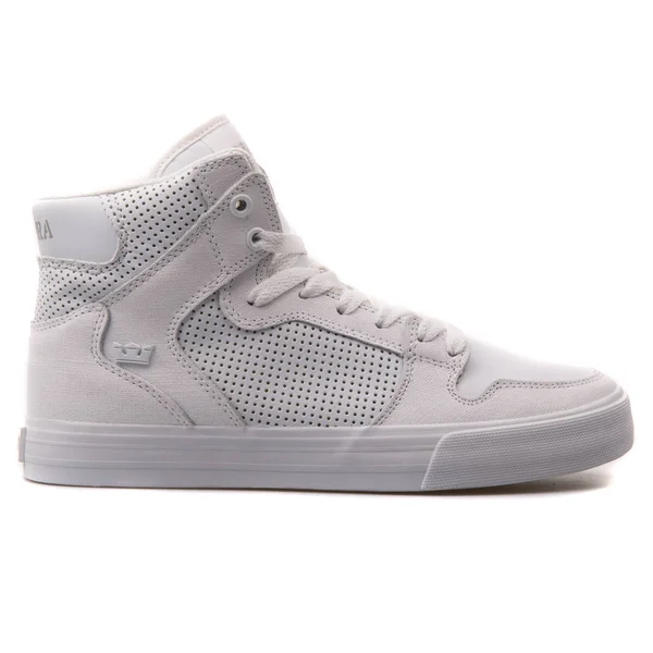 Supra Vaider fehér cipő — Stock Fotó