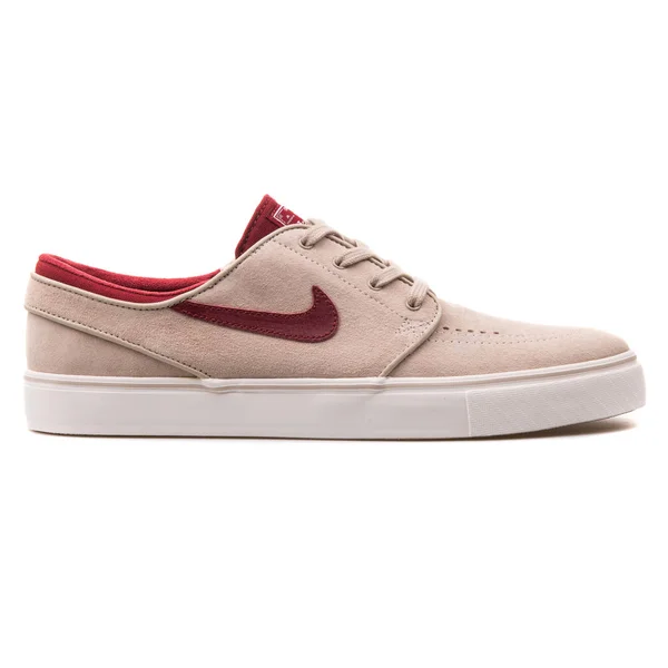 Βιέννη Αυστρία Αυγούστου 2017 Nike Zoom Stefan Janoski Μπεζ Και — Φωτογραφία Αρχείου