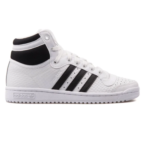 Adidas top tien hoge witte en zwarte sneaker — Stockfoto