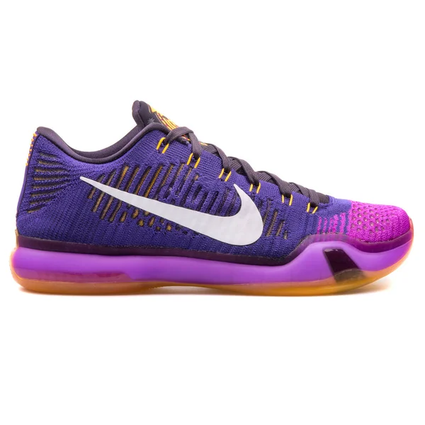 Nike Kobe X Low Purple and White — стоковое фото