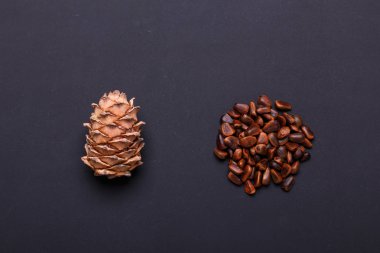 Arka plan olarak kabuklu çam fıstığı