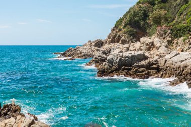 Mavi deniz sahil hattı kum taş Beach Akdeniz doğa arka plan