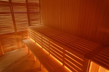Küçük ev Ahşap sauna iç. Ahşap banklar