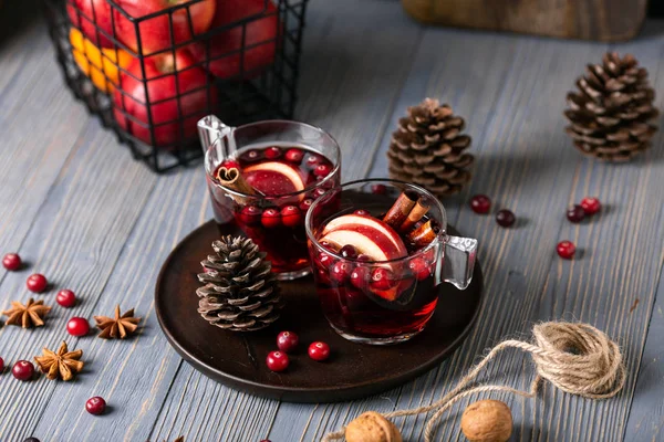Mulled Wine Glasses Wooden Background Apples Cranberries Cinnamon Star Anise — Stock Photo, Image