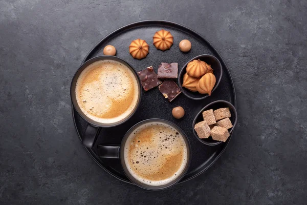 Kaffeebecher Verschiedene Süßigkeiten Und Gewürze Auf Keramikteller Kaffeepause Ansicht Von — Stockfoto