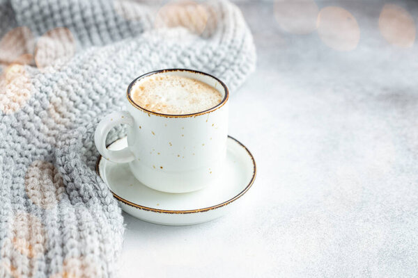 Чашка кофе, шарф и гирлянда. Уютная осенняя или зимняя композиция. Скандинавский стиль - Образ