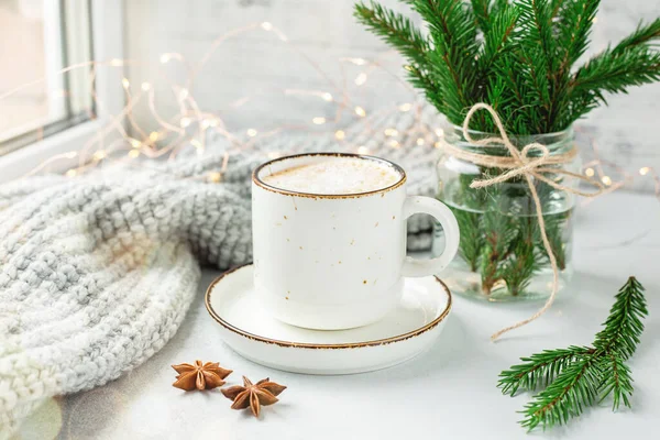 Kopje Koffie Sjaal Boeket Sparren Takken Gezellige Herfst Winter Samenstelling — Stockfoto