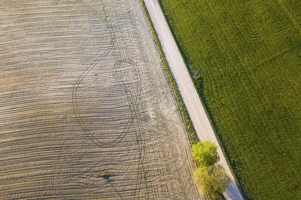 Foto Aérea Avión Tripulado Prado Rodeada Hermosos Colores Principios Primavera — Foto de Stock