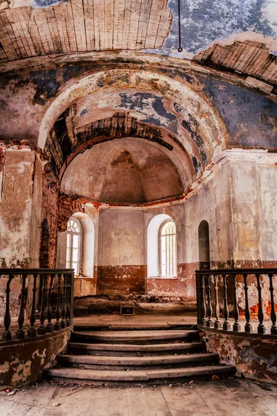 Interior Una Antigua Iglesia Abandonada Letonia Galgauska Luz Que Brilla —  Fotos de Stock