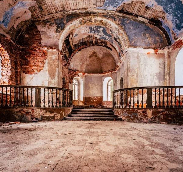 Interior Una Antigua Iglesia Abandonada Letonia Galgauska Luz Que Brilla —  Fotos de Stock