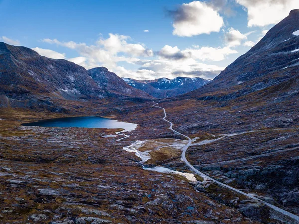 Drone Foto Cascada Trollstigen Noruega Las Montañas Con Cielo Azul —  Fotos de Stock