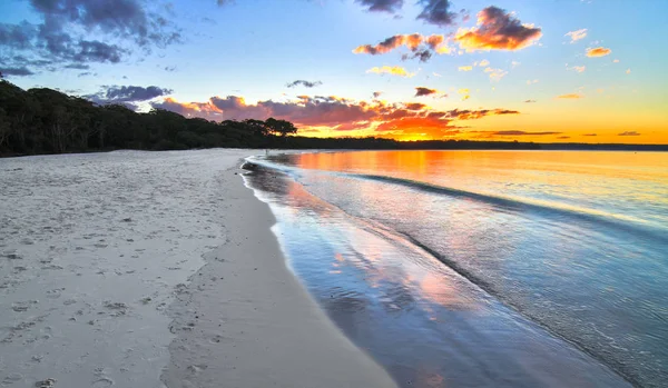 Tramonto Sulla Spiaggia Vicino Green Patch Campground Nel Jervis Bay — Foto Stock