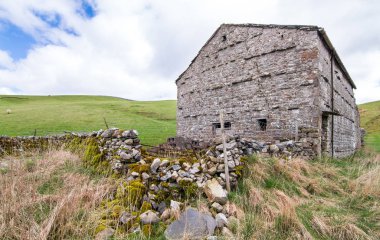 Eski bir taş kırsal İngiltere'de bina