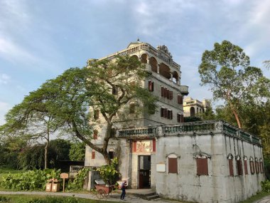 Jiangmen şehir Diaolou Park, Guangdong, Çin'de denizaşırı countires geri geldi Çin Konut Evi. Çeviri: 