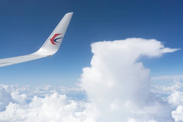 China Eastern Airlines Aereo Nel Cielo Blu Sopra Nuvole Bianche Immagine Stock