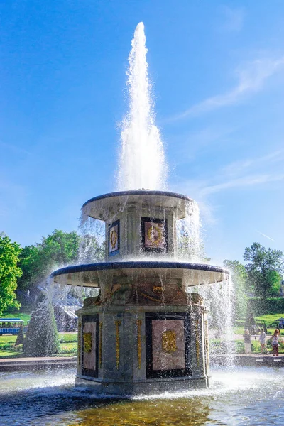 Fontes Arquitetura Peterhof Rússia — Fotografia de Stock