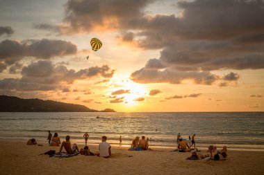 Patong beach, Phuket Island, Tayland, Thailand, gün batımı görünümü
