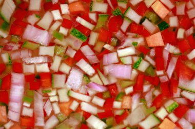 kırmızı biber, kabak ve soğan ile salata doku yakın