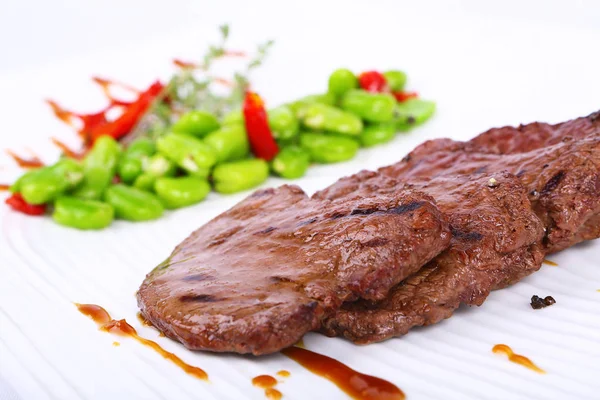 Plate Fried Meat Green Beans White Table — Stock Photo, Image