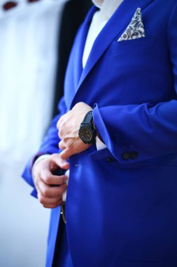 Smokin ve takım elbise.