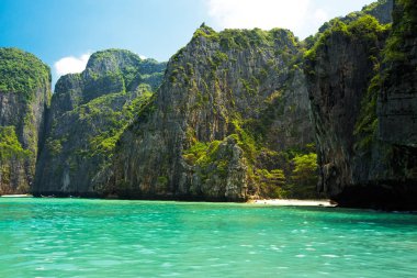 Tayland deniz ve güzel dağlar görünümü