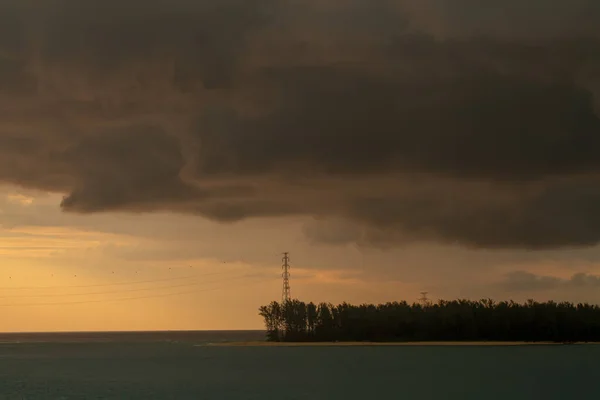 Pôr Sol Estreito Mar — Fotografia de Stock