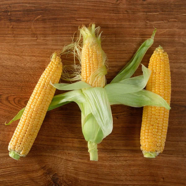 Three Fresh Corn Cob Wooden Table Healthy Food — Stock Photo, Image