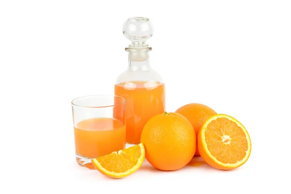 Verse Jus Orange Met Vruchten Geïsoleerd Een Witte Achtergrond Biologisch — Stockfoto