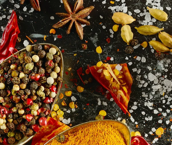 Varietà Spezie Erbe Aromatiche Sul Tavolo Della Cucina Posa Piatta — Foto Stock