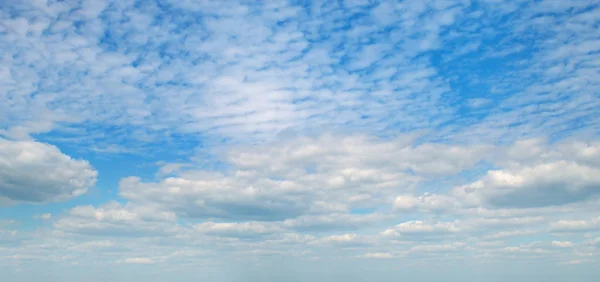 Light Cumulus Clouds Blue Sky Wide Photo — Stock Photo, Image