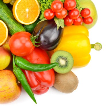 Meyve ve sebzeler üzerinde beyaz arka plan izole. Düz yatıyordu, en iyi görünümü.