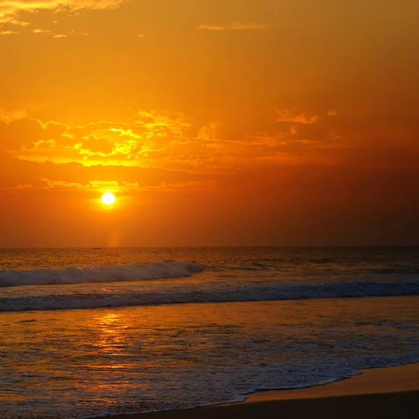 Пляж Океана Восход Золотого Солнца Яркий Красивый Фон — стоковое фото