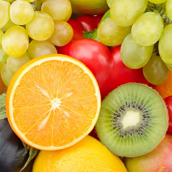 Latar belakang yang indah dari satu set sayuran dan buah-buahan . — Stok Foto