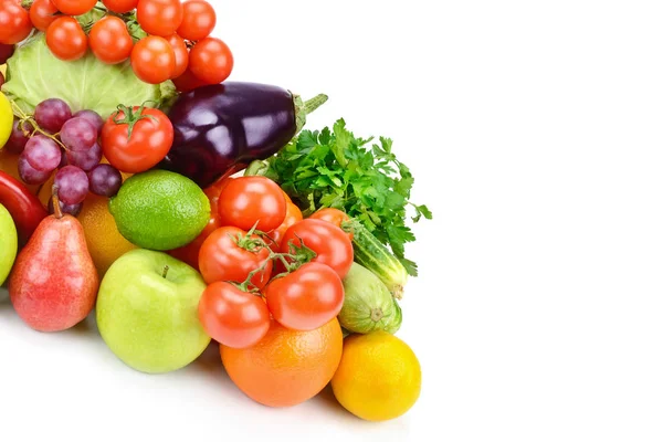 Frutas y hortalizas aisladas sobre fondo blanco. Espacio libre f — Foto de Stock
