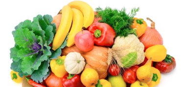 Meyve ve sebzeler üzerinde beyaz bir arka plan izole. Geniş fotoğraf