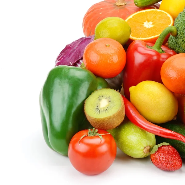 Owoce i warzywa izolowane na białym tle. — Zdjęcie stockowe