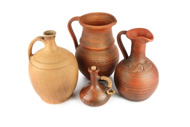 Seramik tencere seti - mutfak gereçleri izole edilmiş