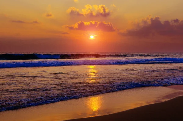 Hermosa Puesta Sol Tropical Playa Concepto Viajar — Foto de Stock