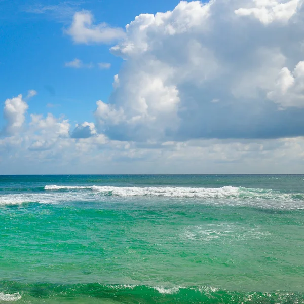 Meri Sininen Taivas Tausta Käsite Matkustaminen — kuvapankkivalokuva