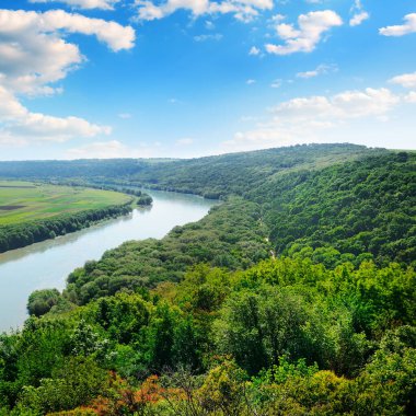 Dinyester nehrinin güzel manzarası. Moldova.