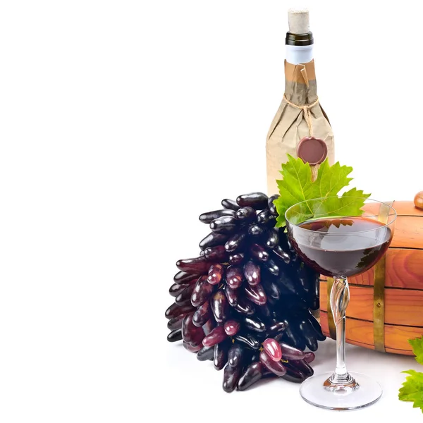 Uve Mature Bicchieri Vino Botte Bottiglie Vino Isolate Fondo Bianco — Foto Stock