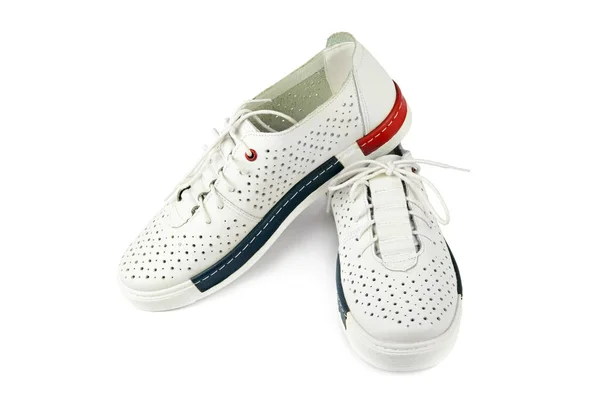 白色的运动鞋在白色的背景上被隔离 白色运动鞋的搭配 — 图库照片